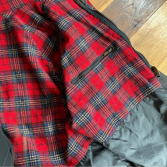 Vintage Woolrich Hooded Chore Jacket with Plaid Lining - Picture 8 of 16